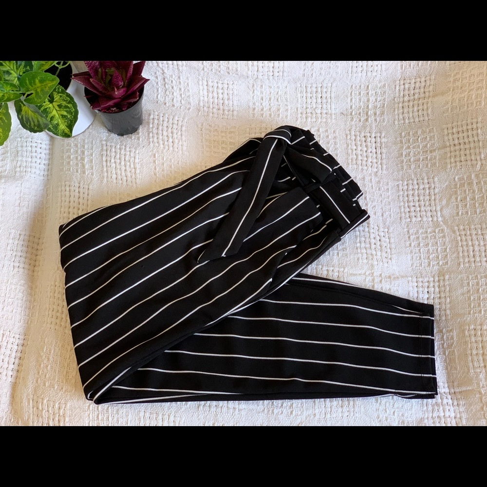 black/white striped pant